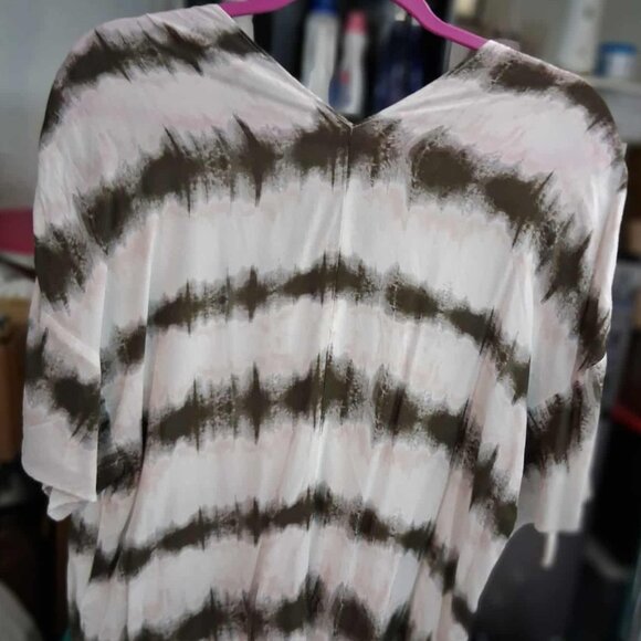 NWOT Grey & Gray tunic dolman woven ruched shoulder detail top SIZE MEDIUM - Picture 5 of 9